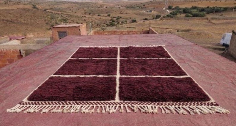 Tapis Marocain Artisanal 250 × 150 cm – Laine Tissée à la Main – Style Traditionnel IZRI