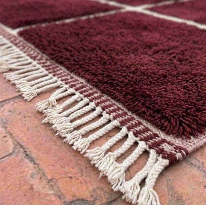 Tapis Marocain Artisanal 250 × 150 cm – Laine Tissée à la Main – Style Traditionnel IZRI